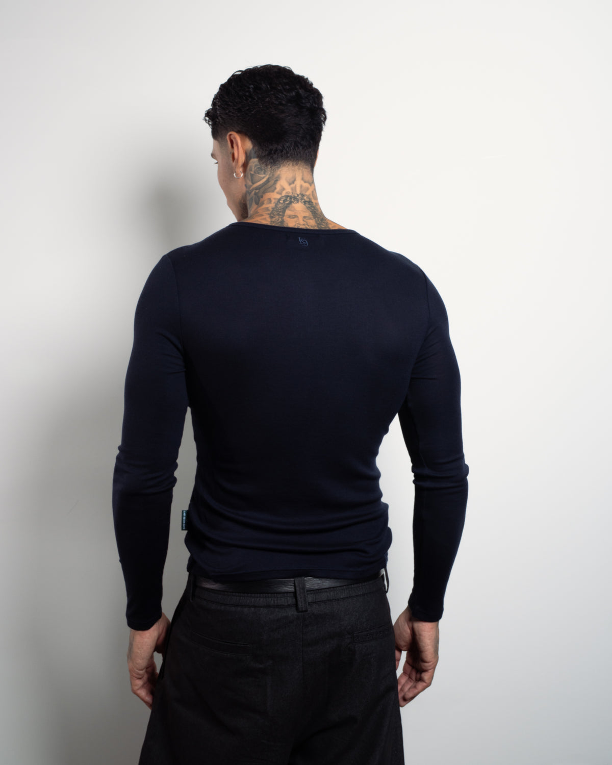 NAVY HENLEY