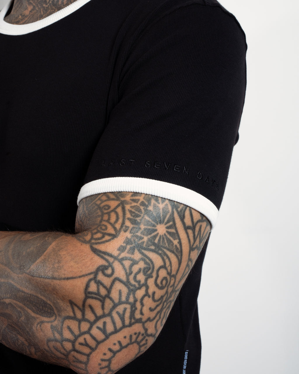 RINGER TEE - BLACK & WHITE