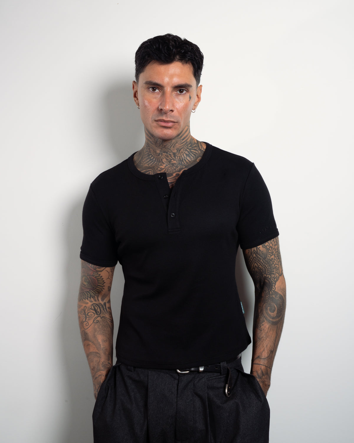 NOIR SS HENLEY