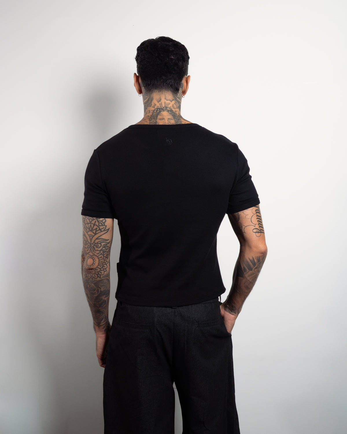 NOIR SS HENLEY