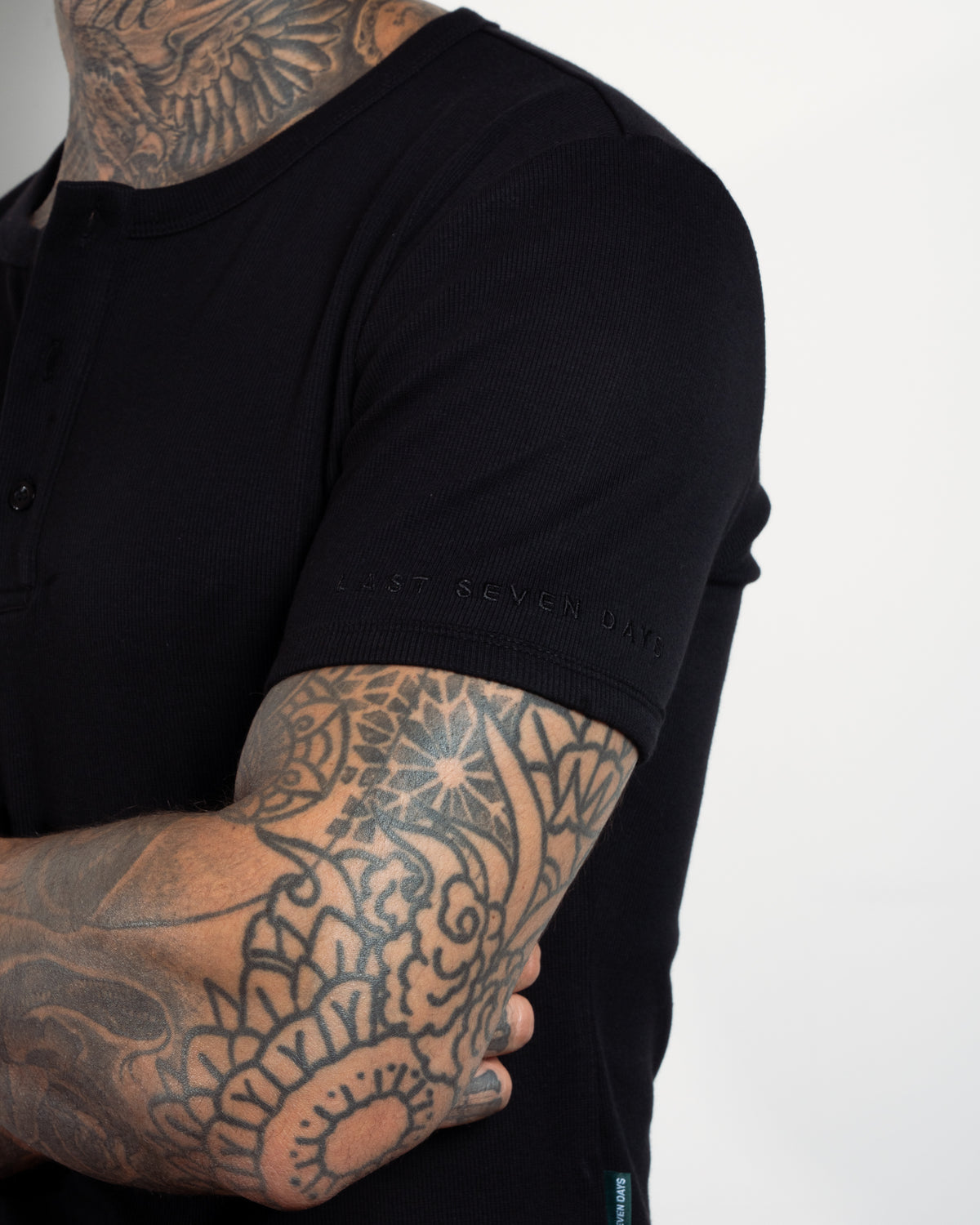 NOIR SS HENLEY