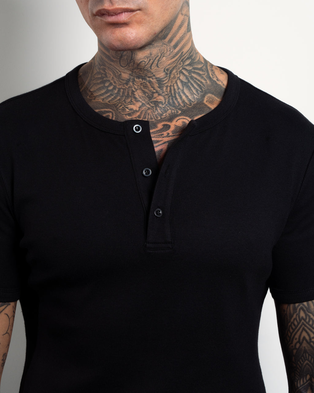 NOIR SS HENLEY