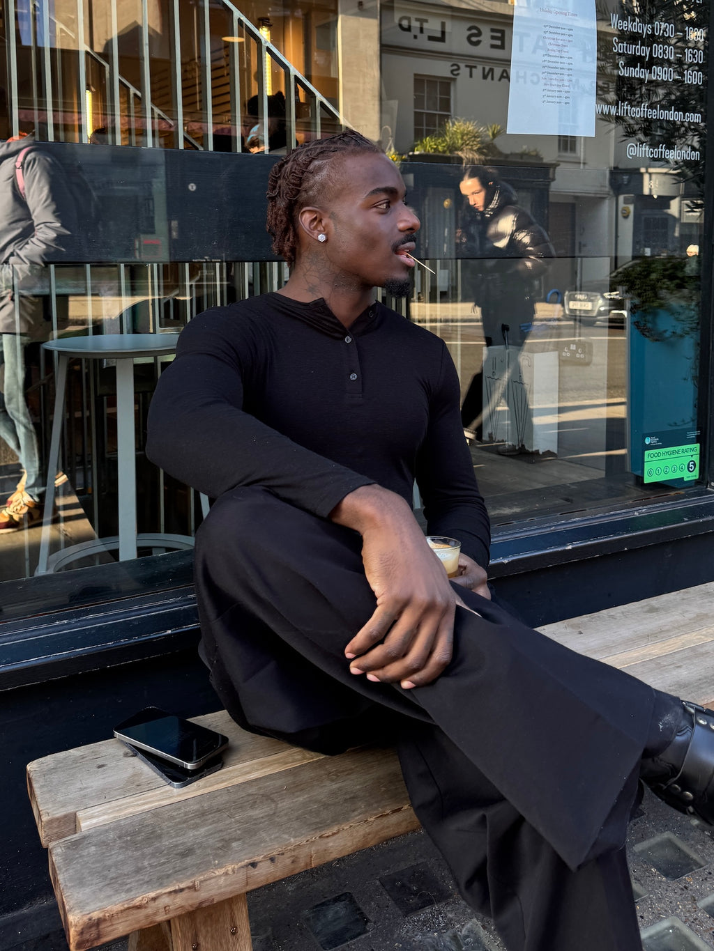 NOIR HENLEY