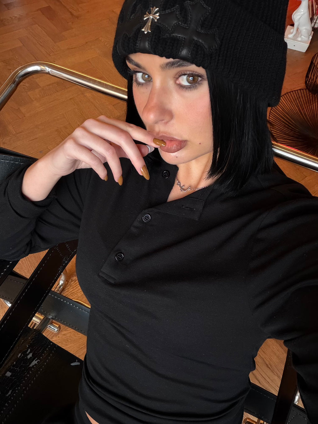 NOIR HENLEY