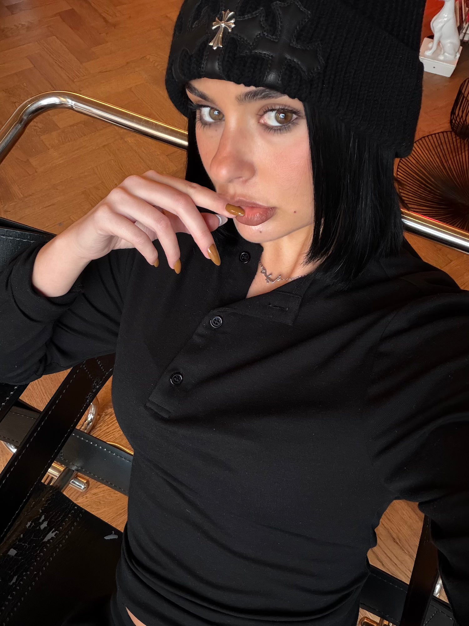 NOIR HENLEY