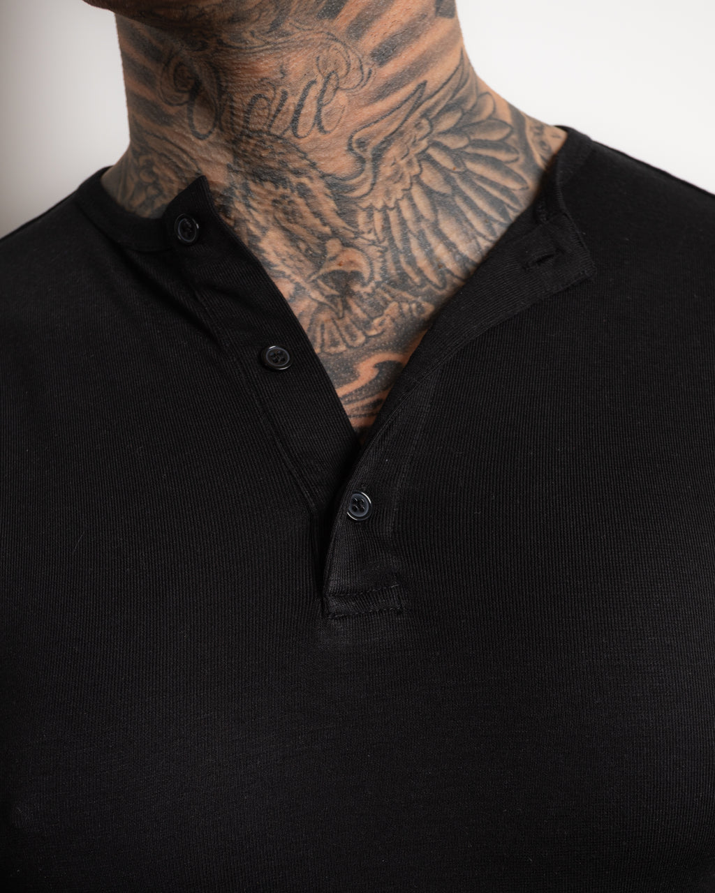 NOIR HENLEY