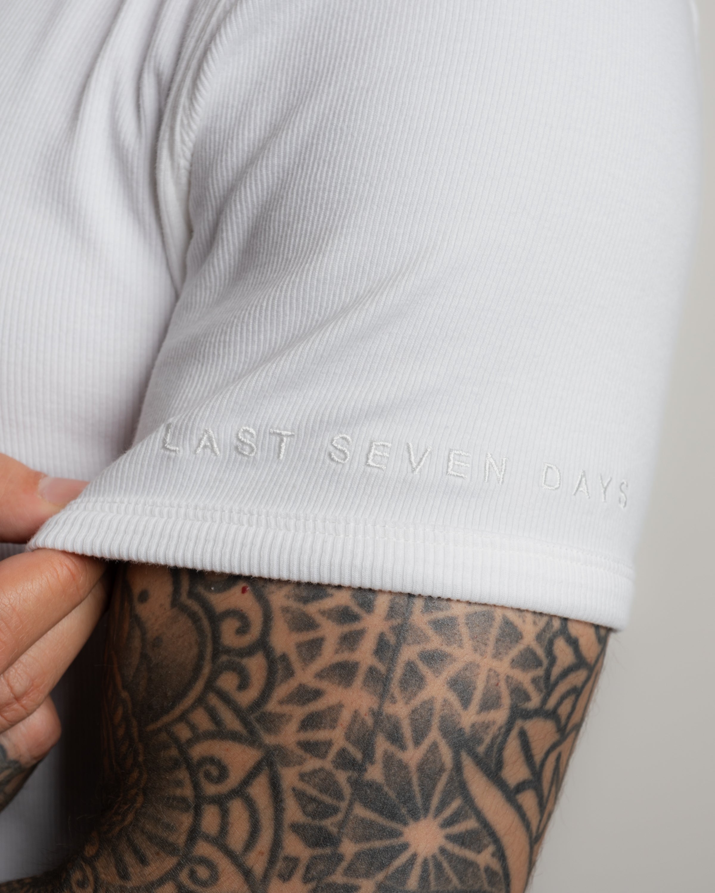IVORY FITTED T-SHIRT